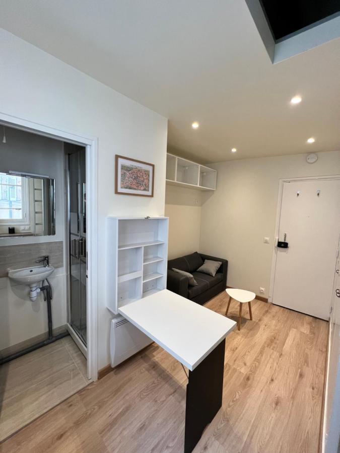 Studio Neuf Entierement Equipe Et Bien Situe. Lejlighed Paris Eksteriør billede